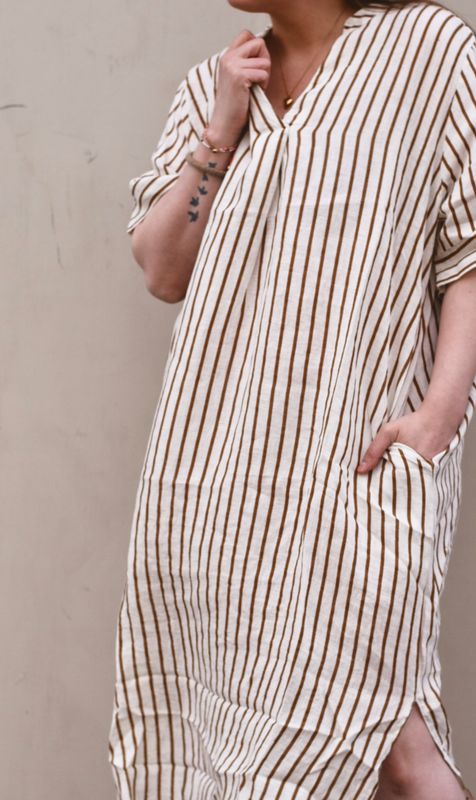 Camel Stripe - Melina Lang Lin Kjole