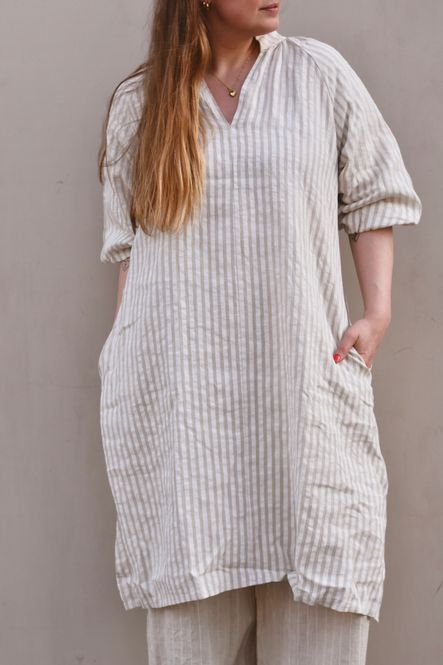 Hovedbilde Hvit/beige - Holly Lin Kjole