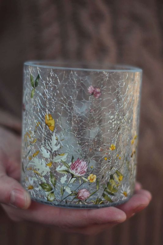 Gul/rosa Blomstereng Lite Krakelert Lysglass