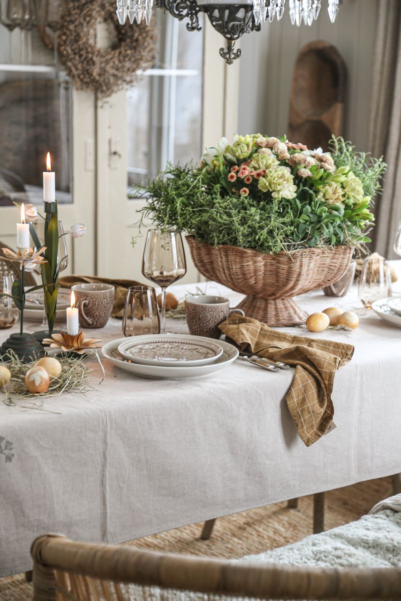 Natur - Brodert duk 140 x 240 cm