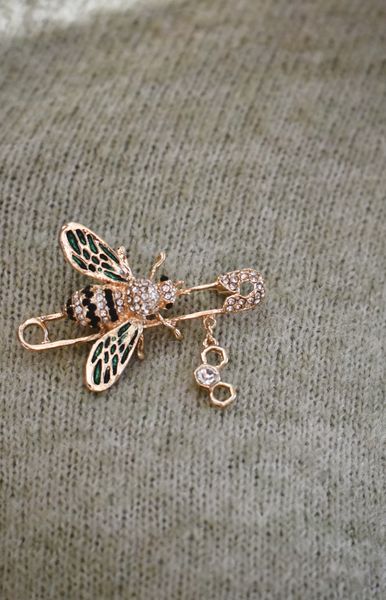 Hovedbilde Gull - Bie Brosje