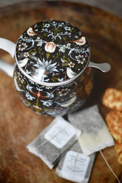 Hovedbilde Sort - Krus m. lokk og sil