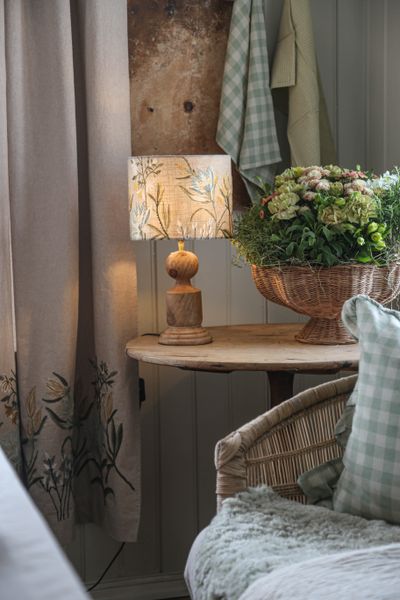 Hovedbilde Eng/Liljer - lampeskjerm